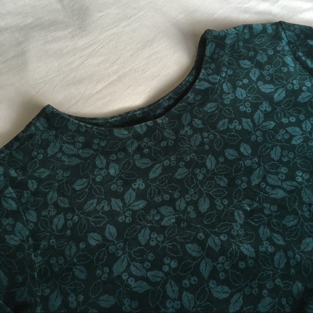 Dark Green Velvet Crop Top - Picture 3 of 8